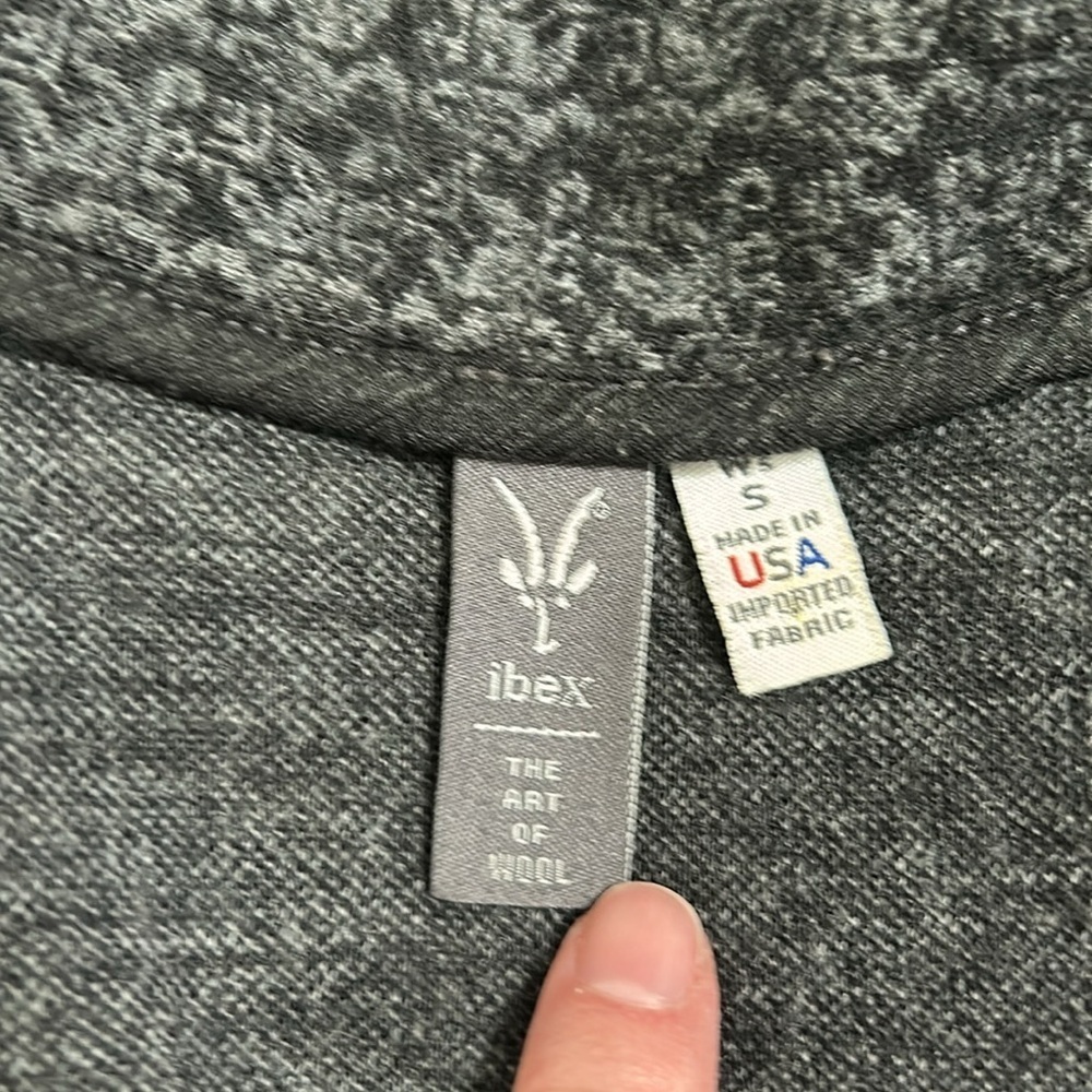Ibex full zip sweater size S - Picture 6 of 6